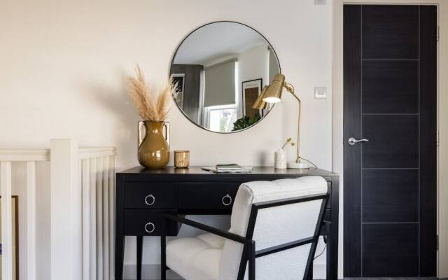 The Battersea Secret - Modish and Bright 1bdr Flat