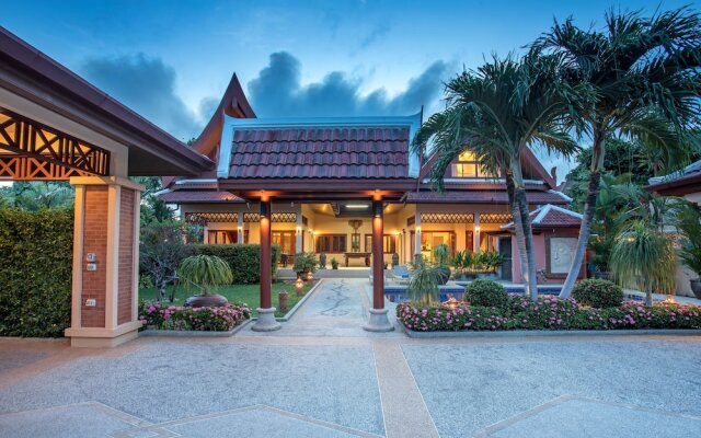 Blissful Villa Felicity with Ample Space