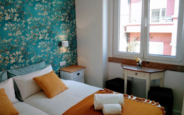 Lisbon Terrace Suites Apartment for Large Groups with Amazing Terrace
