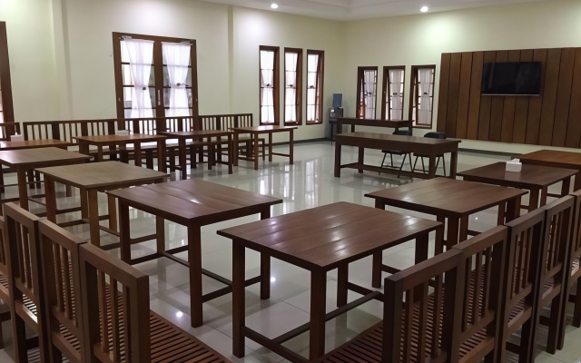 Grand Cepu Hotel