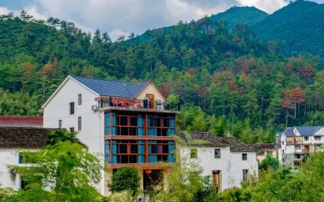 Linxi Xiaozhu Hostel