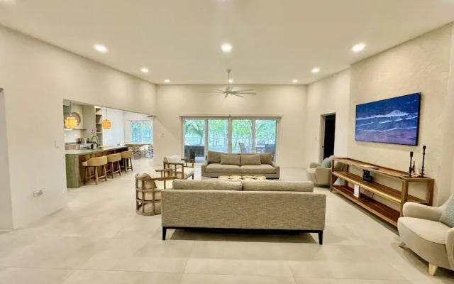 Esterillos Lote 6 Bedroom Home
