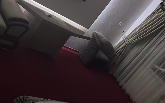 Rey Hotel & Restorant