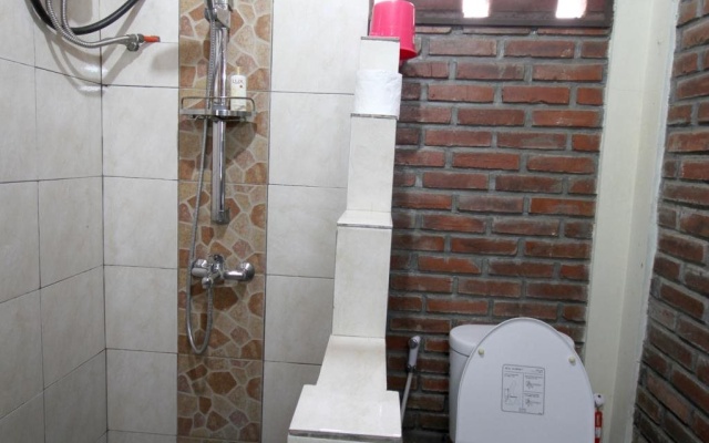 Rumah Kebun Wulan Lembang – Bathroom – Lembang