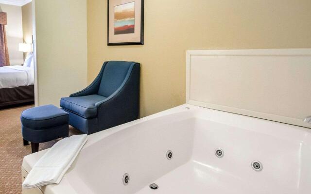Comfort Suites
