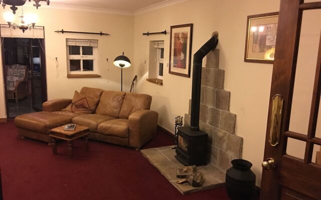 Quaint 4 Bed Barn Conversion Barnhouse Starshinezz