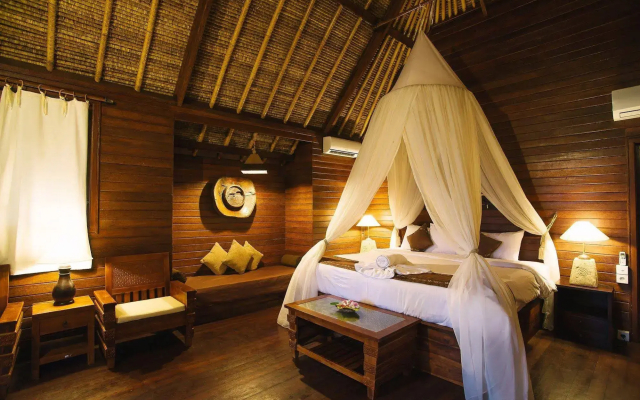 Lembongan Bay Shore Huts