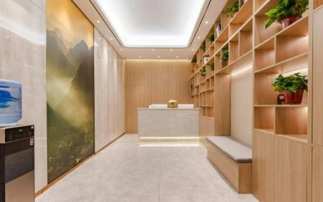 Le Ju Hotel(Zhengzhou Diehu Park Riverside Metro Station)