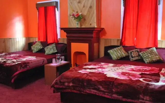 Hill Charm Hotel
