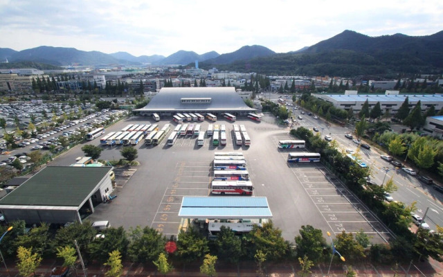 Changwon Palyongdong Praha Hotel