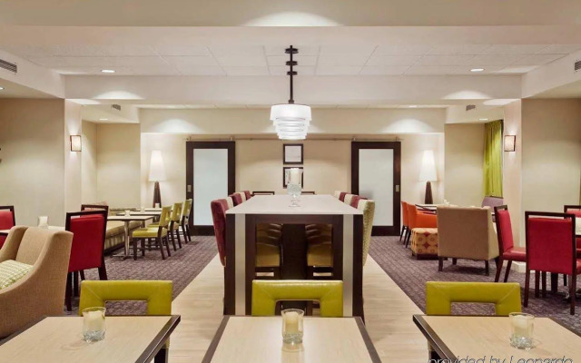 Hampton Inn by Hilton Dunn