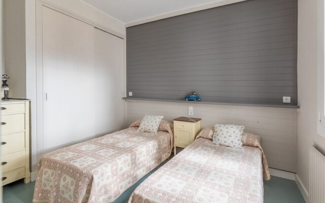 Comfy Holiday Home in L'escala With Garden