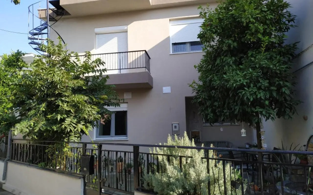 Mary's Dreamy Maisonette