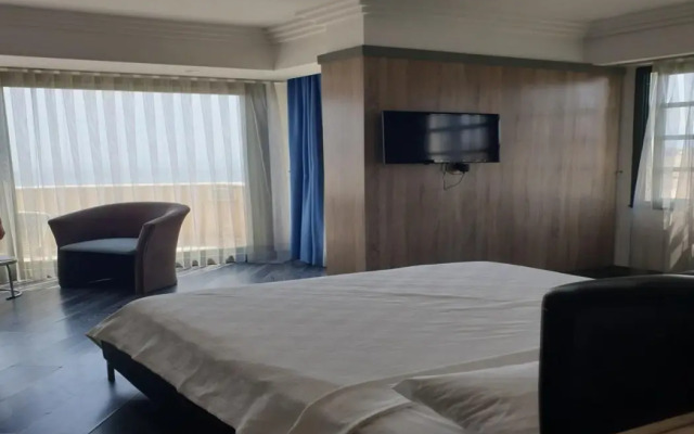 Marla Hotel