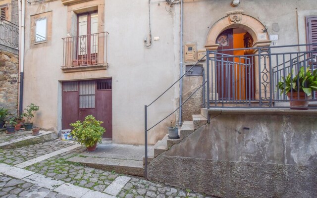 Amazing Home in Mistretta With 3 Bedrooms