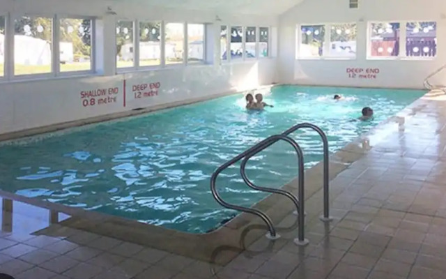 Lochside Retreat at Three Lochs Holiday Park