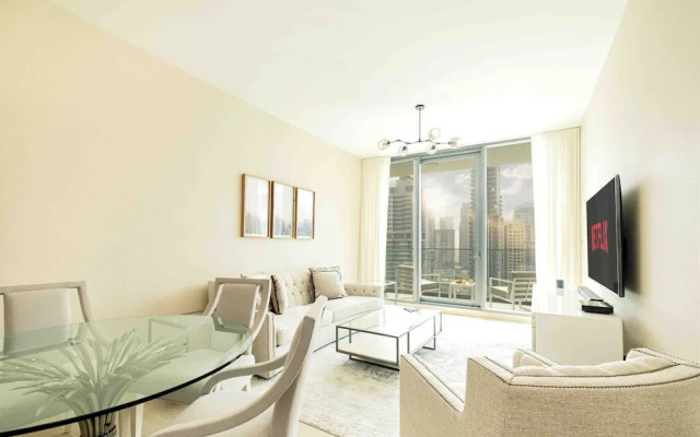 LUX Contemporary Suite View 7