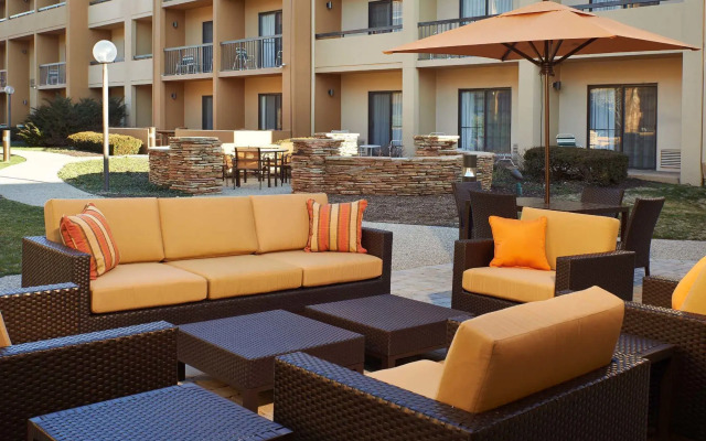 Courtyard by Marriott Indianapolis Castleton