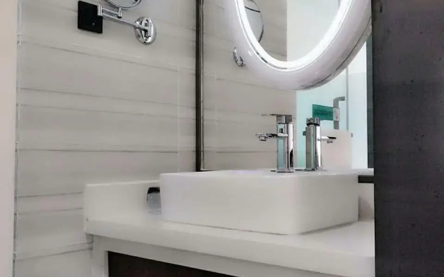 Xana Lite Lanzhou Railway Station Branch