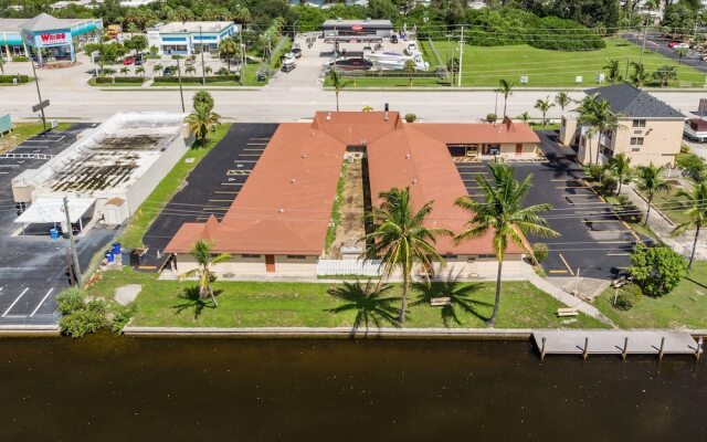 Tahitian Inn