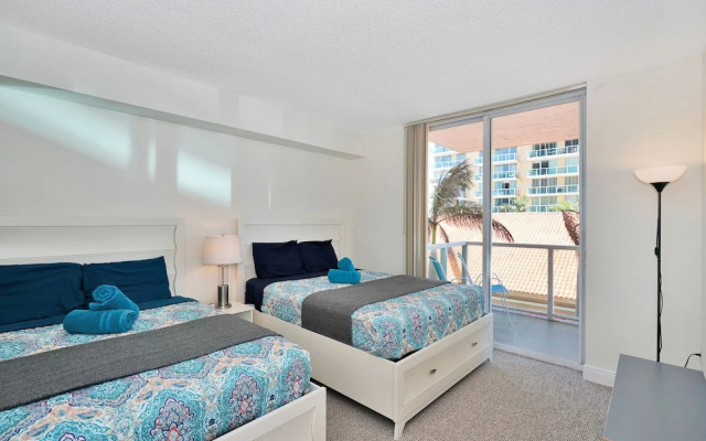 Intracoastal Sunny Isles by SunPearl