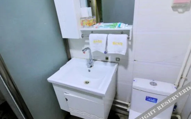 Zhenping Nanyang Super 8 Hotel