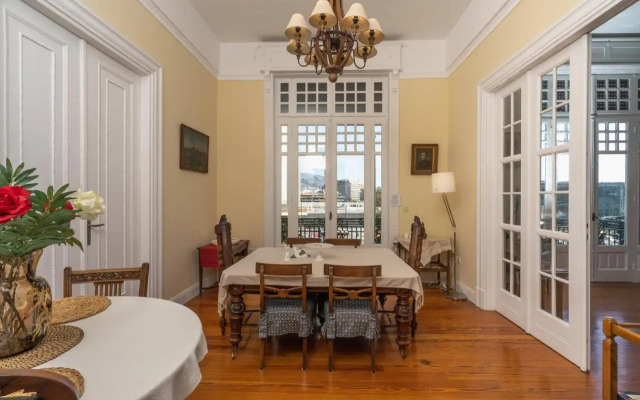 1930's neoclassical apt in the heart of Athens
