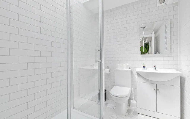 Right On : Bright On Apartment 1A | By My Getaways