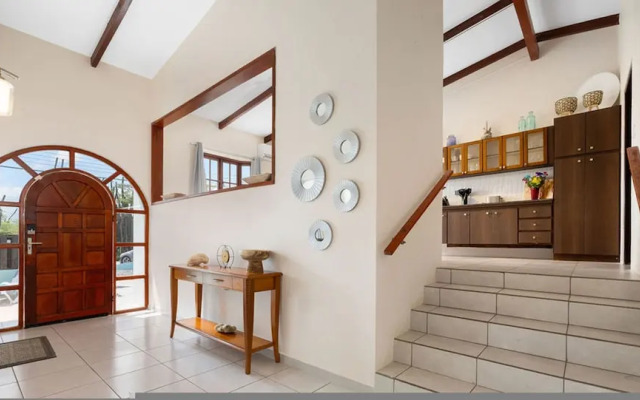Sleeps 12 Spacious Private Pool Great Location