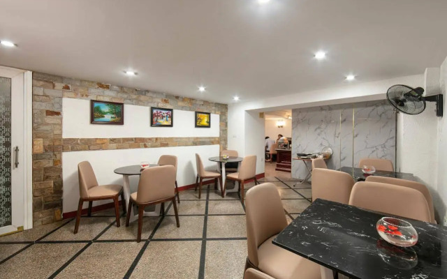 Little Diamond Hotel