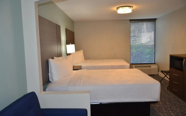 Opal Hotel & Suites