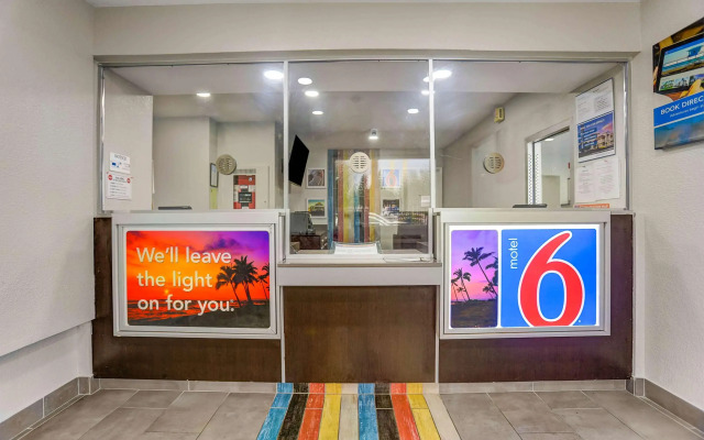 Motel 6 San Bernardino, CA - South