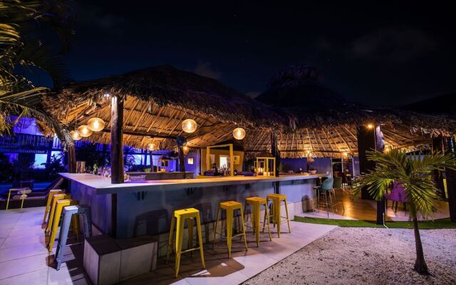 Van Gogh Inn Aruba