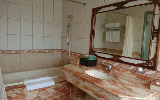 King's Paradise Hotel