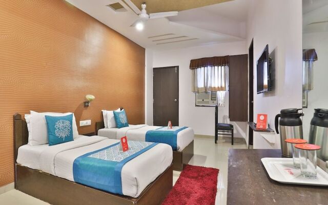 OYO Flagship 711 Hotel Crystal