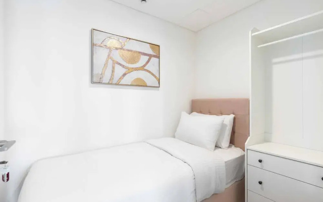 Regal 3BR Maid w Burj Khalifa View Balcony