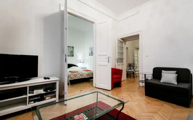 Nagy Diofa 18 Apartment I.