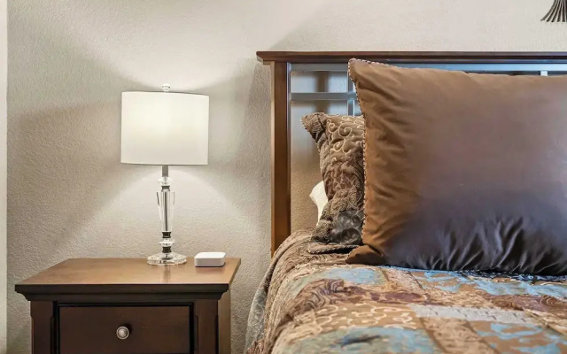 Whispering Water @ Pointe Royale