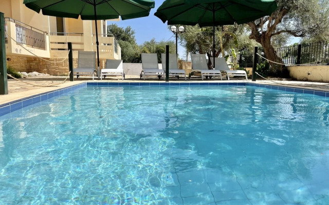 "exotic Studio at Oliva Holiday Homes"