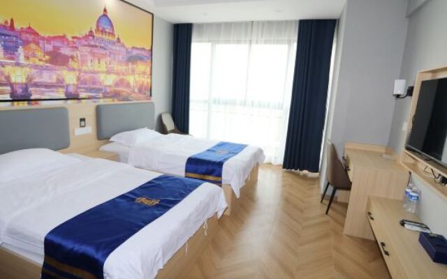 Super 8 Hotel (Hefei Ma'anshan Road Hegongda South Subway Station)