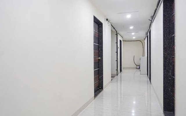 Fabhotel Classic Square