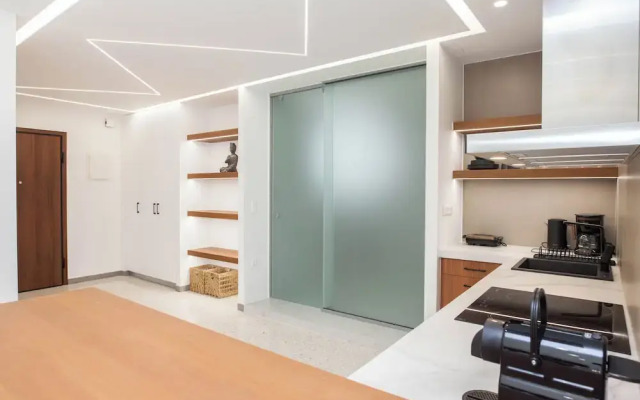 Stylish Modern Suite at Piraeus Port