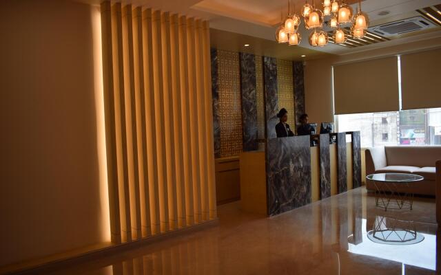 Hotel Deep Clarks Inn Lucknow