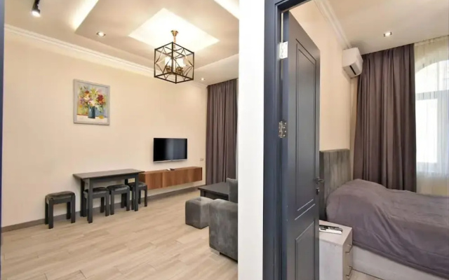 Apartments by Luxe Group AM713