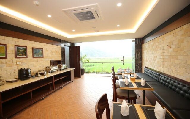 Liberty Hall Tam Coc Hotel & Villa
