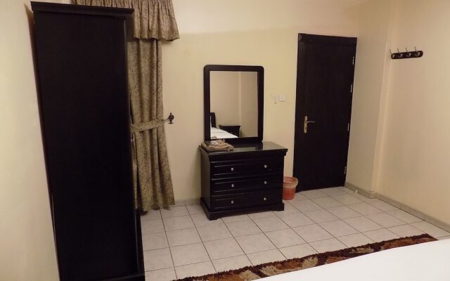Al Yamama Palace- Al Moazar Branch 13