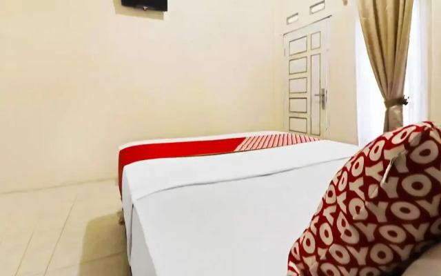 OYO 91129 D'ta Kost Syariah