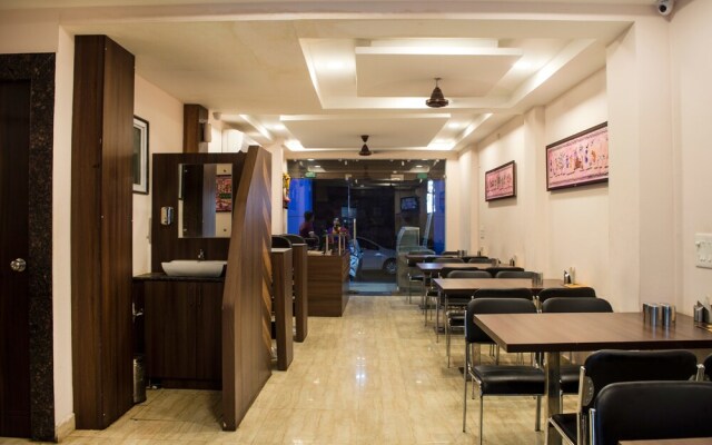 OYO Rooms Sargam Cinemas