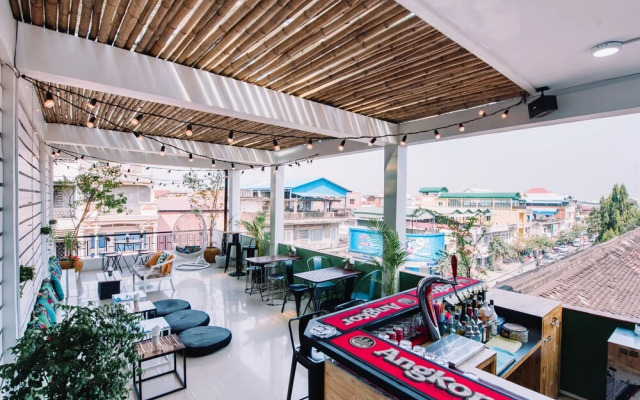 The Place Hostel & Rooftop Bar