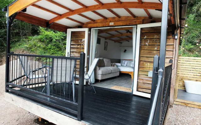 Wildwood Quarry Cabin - Pet Friendly - Sleeps 3/4